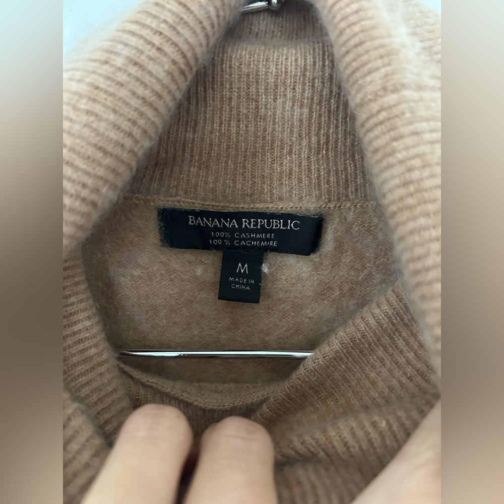 Banana Republic 100% cashmere turtleneck sweater - Picture 4 of 8